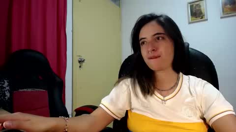 Dani and Alex online show from 09/22/25, 02:35