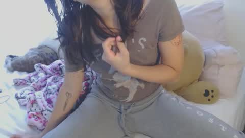   online show from 12/02/25, 06:25