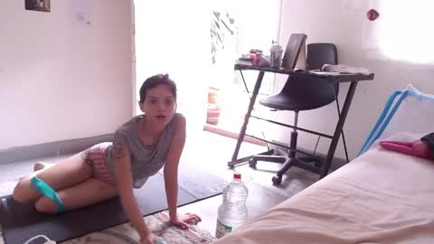 Snapshot of munchi_ chatting on 05/28/26, 04:59 online show from 05/28/26, 04:59