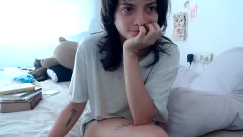 Snapshot of munchi_ chatting on 06/24/26, 03:11 online show from 06/24/26, 03:11