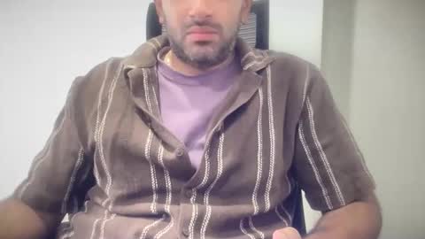 munnabobby2008 online show from 11/17/25, 06:52