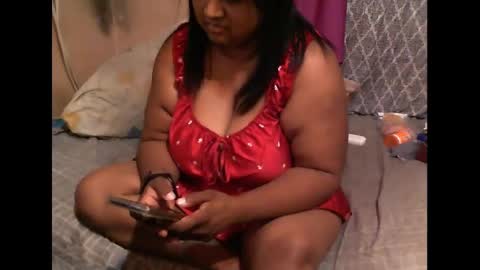 Snapshot of munniegalz1 chatting on 02/14/25, 07:12 your angel online show from 02/14/25, 07:12