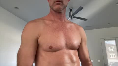 Snapshot of murakmi800 chatting on 01/13/25, 08:15 Araki online show from 01/13/25, 08:15