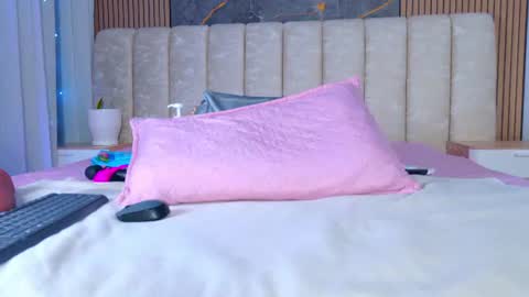 Snapshot of muriel_belovv chatting on 07/02/26, 03:23 Tell me Sofi online show from 07/02/26, 03:23