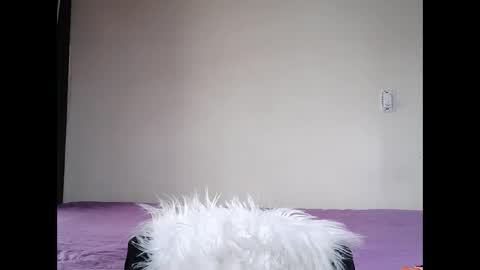 Snapshot of muscle_mommyy chatting on 10/28/25, 12:41 arami online show from 10/28/25, 12:41