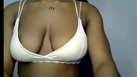 muscle_queen0 online show from 01/18/26, 11:19