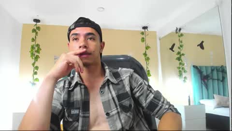 muscle scott online show from 10/24/25, 12:23