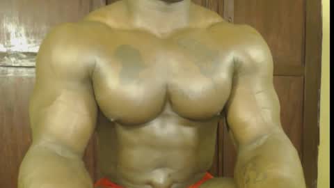 musclegod23 online show from 11/05/25, 09:20