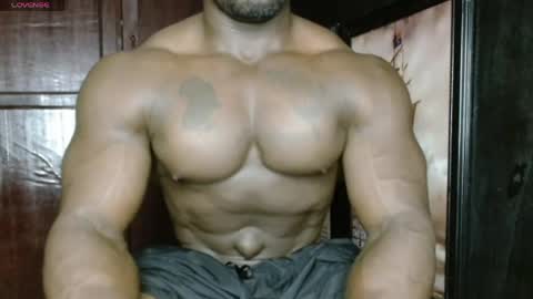 musclegod23 online show from 04/14/26, 12:16