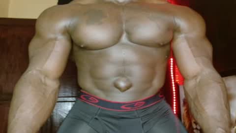 Snapshot of musclegodsammy23 chatting on 06/24/26, 04:06 musclegod23 online show from 06/24/26, 04:06
