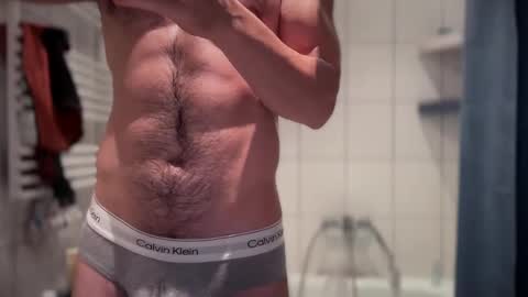 musclehair3 online show from 02/02/25, 11:53