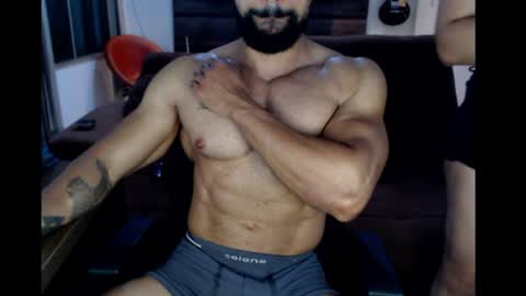Snapshot of muscleweed420 chatting on 01/11/25, 08:54 Ragnar online show from 01/11/25, 08:54