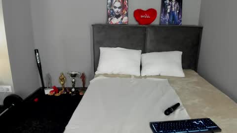 Snapshot of musclexxbarbie chatting on 04/25/26, 01:41 Eva online show from 04/25/26, 01:41