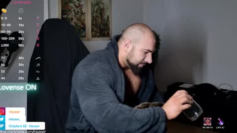 Snapshot of musculusx chatting on 04/21/26, 12:33 Musculus online show from 04/21/26, 12:33