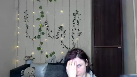 Jeneva online show from 04/19/26, 06:10