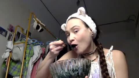 Muse Ali  online show from 02/11/25, 04:24