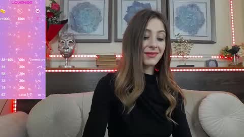 Luna  online show from 11/17/25, 07:30