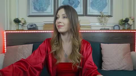 Luna  online show from 02/09/26, 10:14