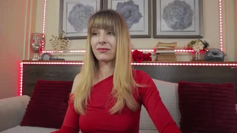 Luna  online show from 04/01/26, 07:22