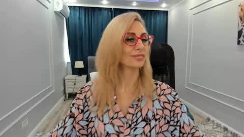 Diana online show from 03/10/25, 11:32