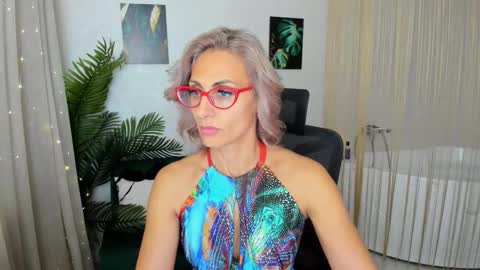 Diana online show from 09/19/25, 11:44