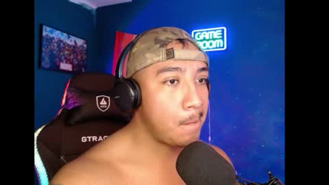 mushrooncat online show from 10/13/25, 03:23