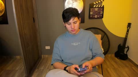 Snapshot of musicayluna chatting on 05/13/26, 03:48 VALENTINA Luna online show from 05/13/26, 03:48