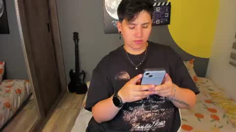 Snapshot of musicayluna chatting on 06/16/26, 03:09 VALENTINA Luna online show from 06/16/26, 03:09