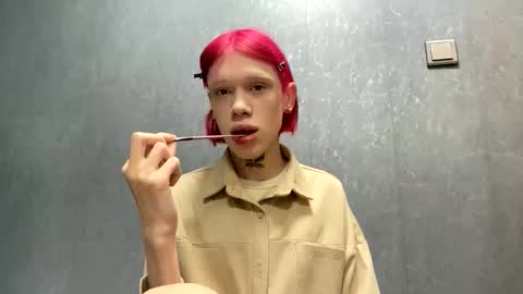 Snapshot of musigirl chatting on 11/24/25, 11:26 Polik online show from 11/24/25, 11:26