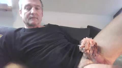 nobuddy online show from 11/10/25, 08:57