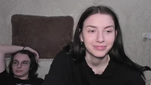 Snapshot of muuur_love chatting on 07/01/26, 08:08 cute couple online show from 07/01/26, 08:08