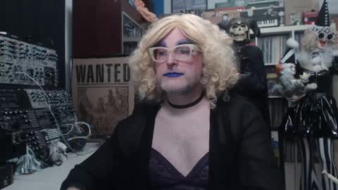 Muziknerd online show from 12/11/24, 05:21