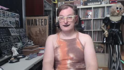 Muziknerd online show from 04/14/26, 04:18