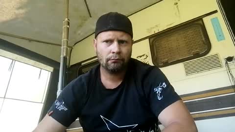 Snapshot of mx88888888 chatting on 08/09/26, 10:31 two beers online show from 08/09/26, 10:31