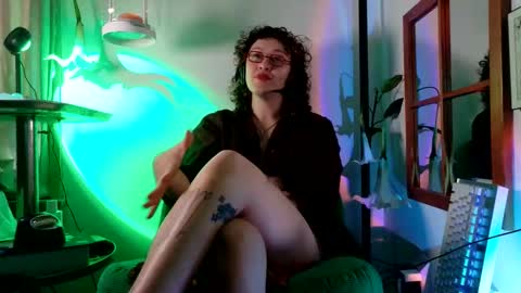Snapshot of mx_anouk_divine chatting on 05/17/26, 12:30 Mx. Anouk Divine online show from 05/17/26, 12:30