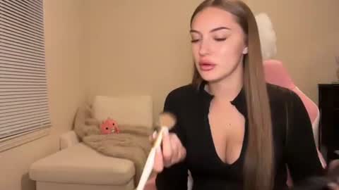 mxrissaof3 online show from 10/25/25, 04:42