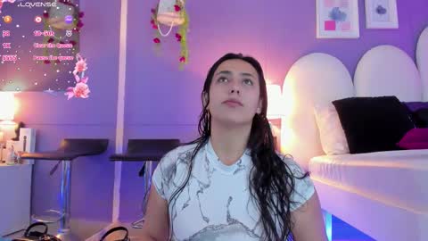my_aleja_ online show from 10/13/25, 01:22