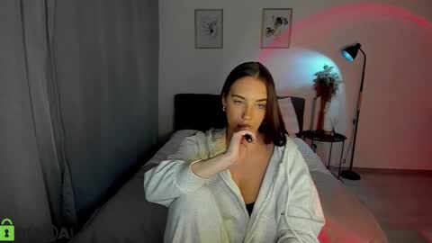 katie online show from 12/19/24, 06:12