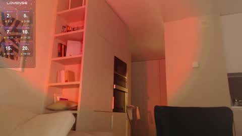 Hannah  welcome  online show from 02/19/25, 06:21