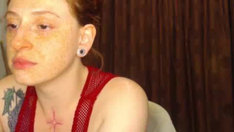     sara      i know you love me xoxox     online show from 10/04/25, 06:11