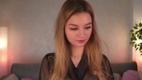 Polly online show from 02/18/26, 01:18