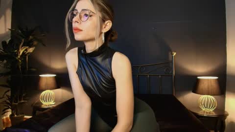 Maite online show from 09/24/25, 12:52