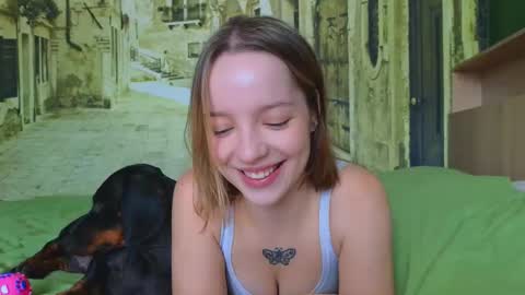 Snapshot of my_mia_ chatting on 09/21/25, 09:00 MIA I will be here Monday Wednesday Thursday Saturday online show from 09/21/25, 09:00