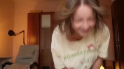 Snapshot of my_mia_ chatting on 10/10/25, 09:19 MIA I will be here Monday Wednesday Thursday Saturday online show from 10/10/25, 09:19