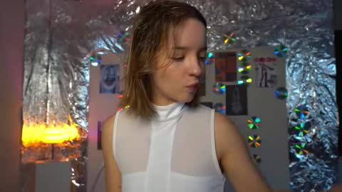 Snapshot of my_mia_ chatting on 11/05/25, 01:22 MIA I will be here Monday Wednesday Thursday Saturday online show from 11/05/25, 01:22