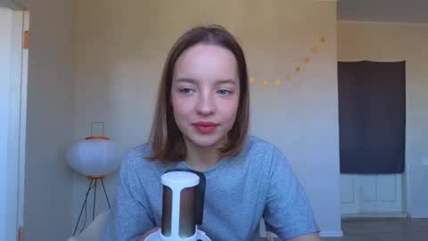 Snapshot of my_mia_ chatting on 11/25/25, 08:14 MIA I will be here Monday Wednesday Thursday Saturday online show from 11/25/25, 08:14