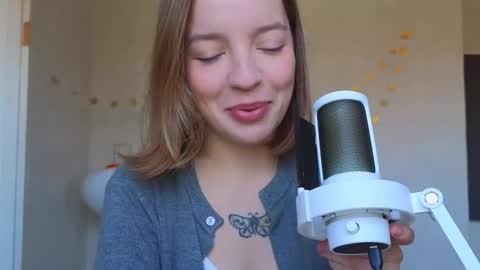 Snapshot of my_mia_ chatting on 11/28/25, 07:33 MIA I will be here Monday Wednesday Thursday Saturday online show from 11/28/25, 07:33