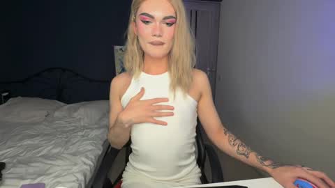 Sandra Muse online show from 02/14/25, 01:51