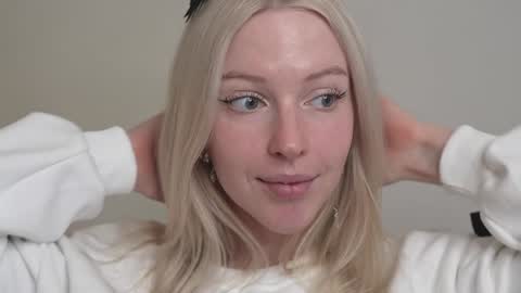 STELLA  Im here today online show from 02/03/25, 03:17
