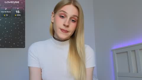 Snapshot of my_tenderness chatting on 02/03/25, 12:57 Dana online show from 02/03/25, 12:57